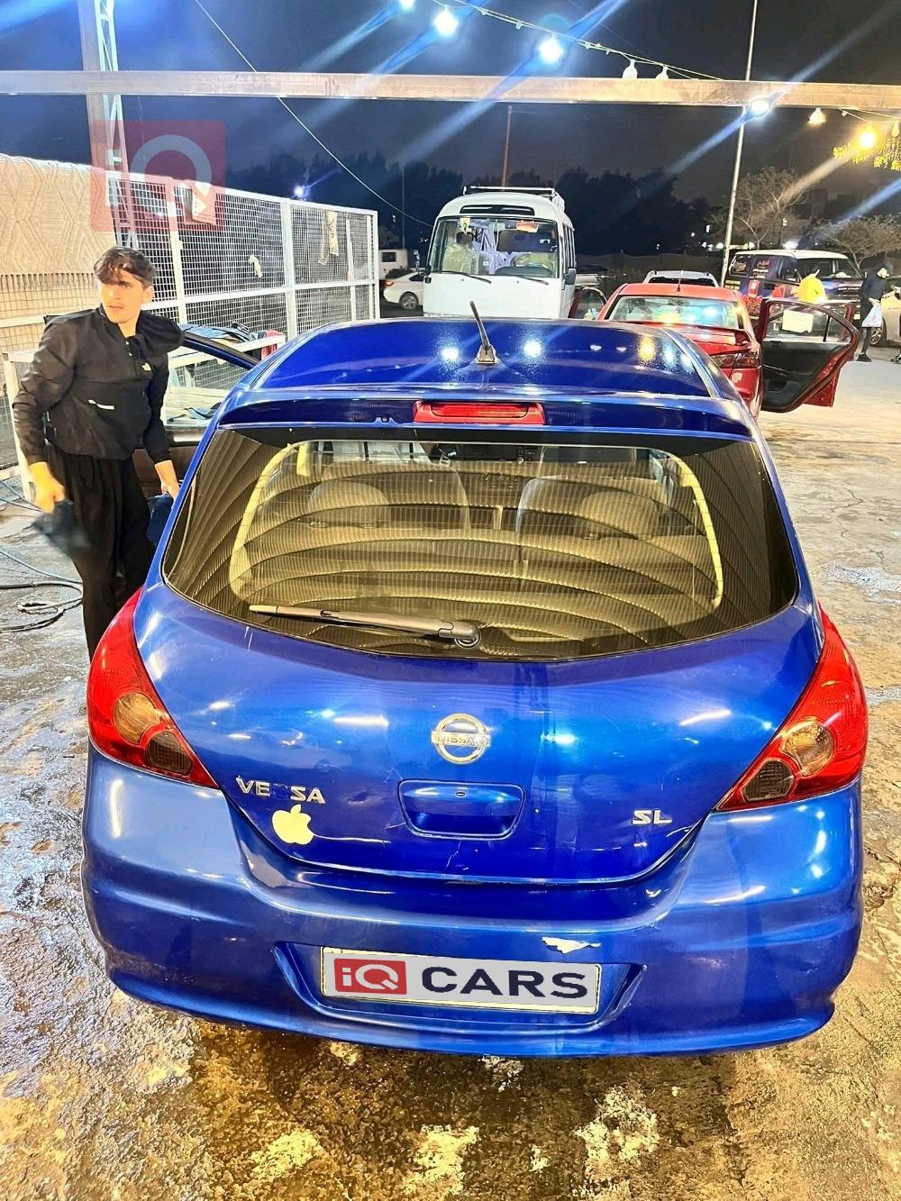 نيسان فيرسا